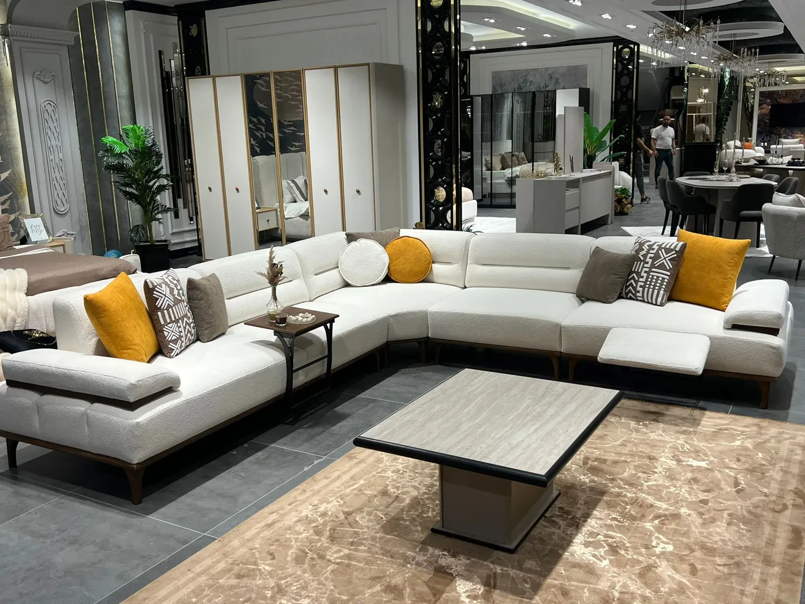 Monza köşe koltuk takımı ile döşenmiş salon